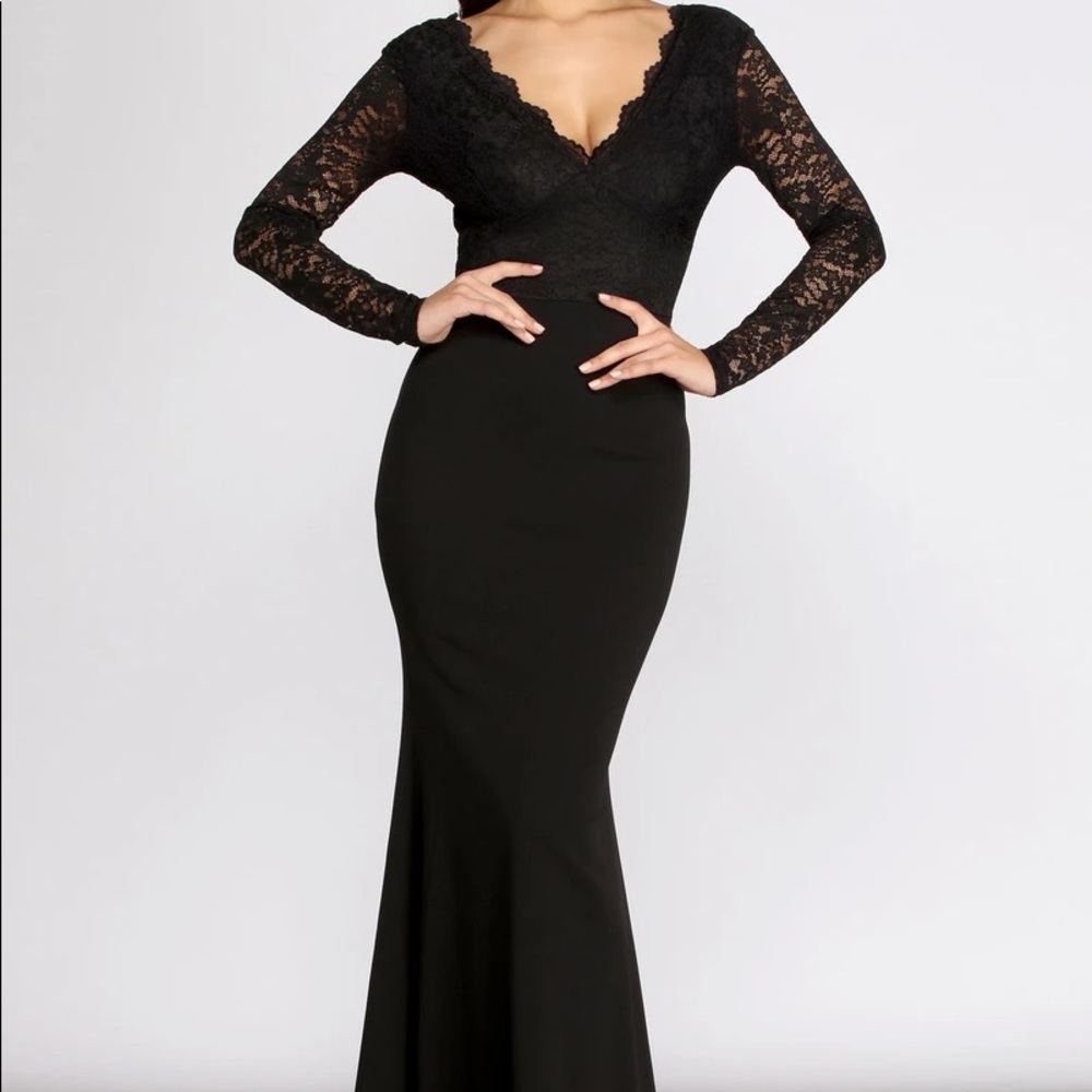 Scallop and lace mermaid dress